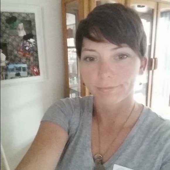 POSH AMBASSADOR, TOP SELLER, QUICK SHIPPER - Picture 3 of 6